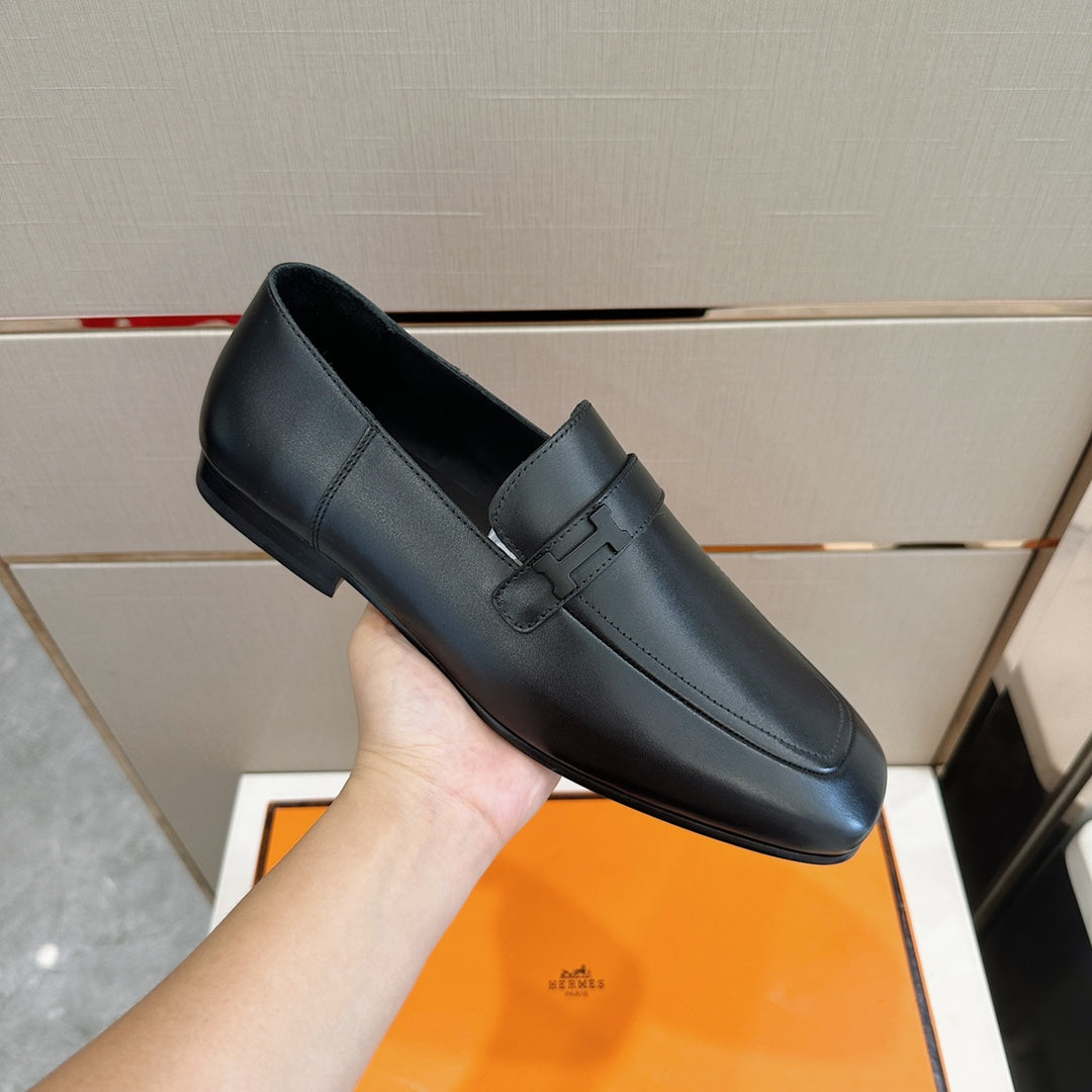 Hermès Loafers – Double H Buckle, Handmade Genuine Leather Sole, Elegant Gentleman Style