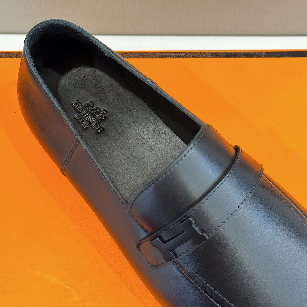 Hermès Loafers – Double H Buckle, Handmade Genuine Leather Sole, Elegant Gentleman Style