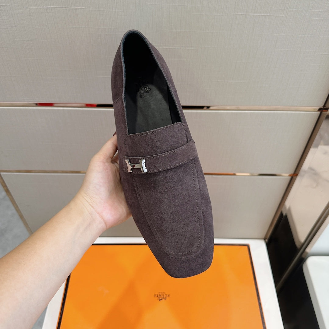 Hermès Loafers – Double H Buckle, Handmade Genuine Leather Sole, Elegant Gentleman Style