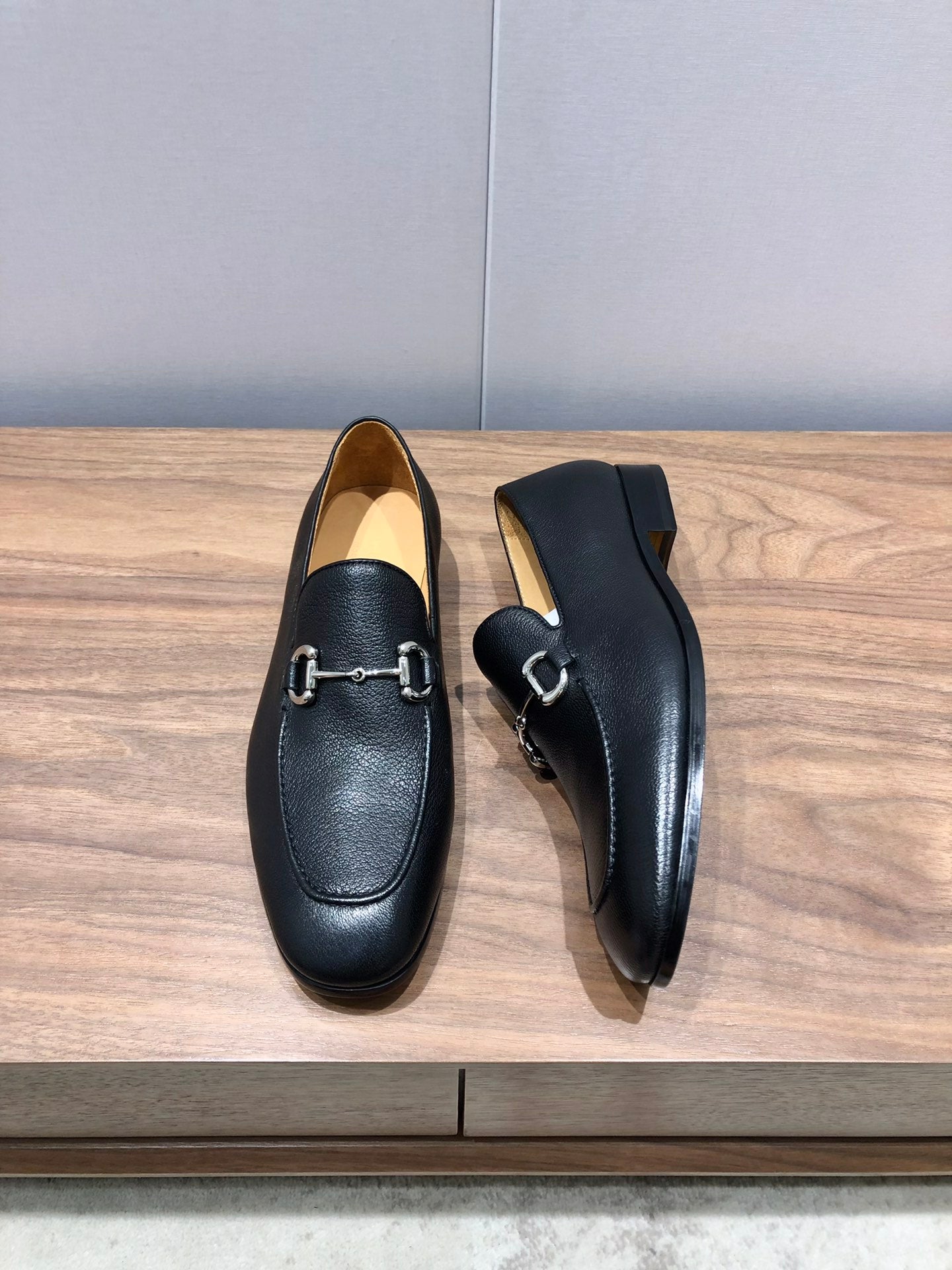 Gucci Men’s leather shoes