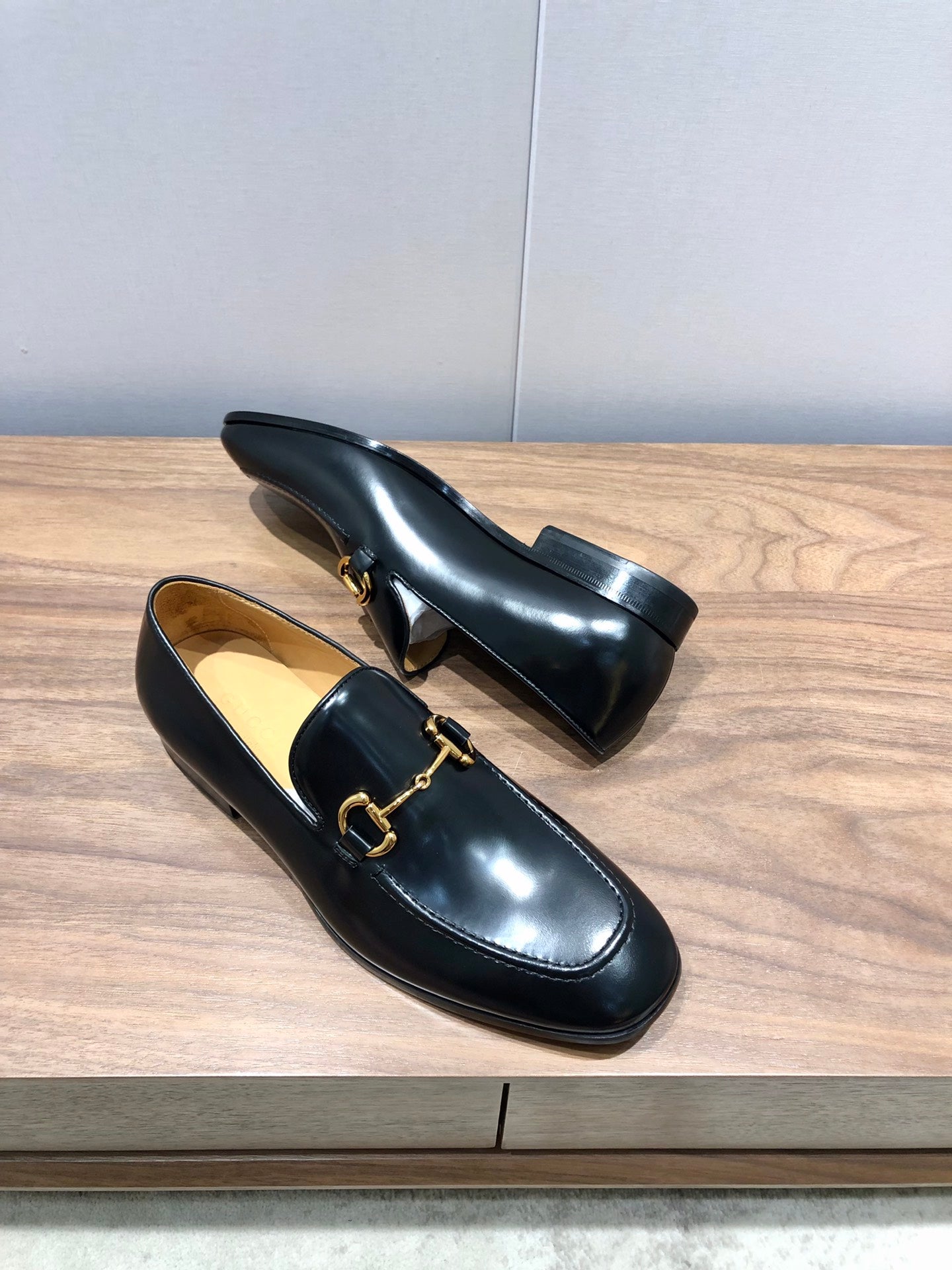 Gucci Men’s leather shoes