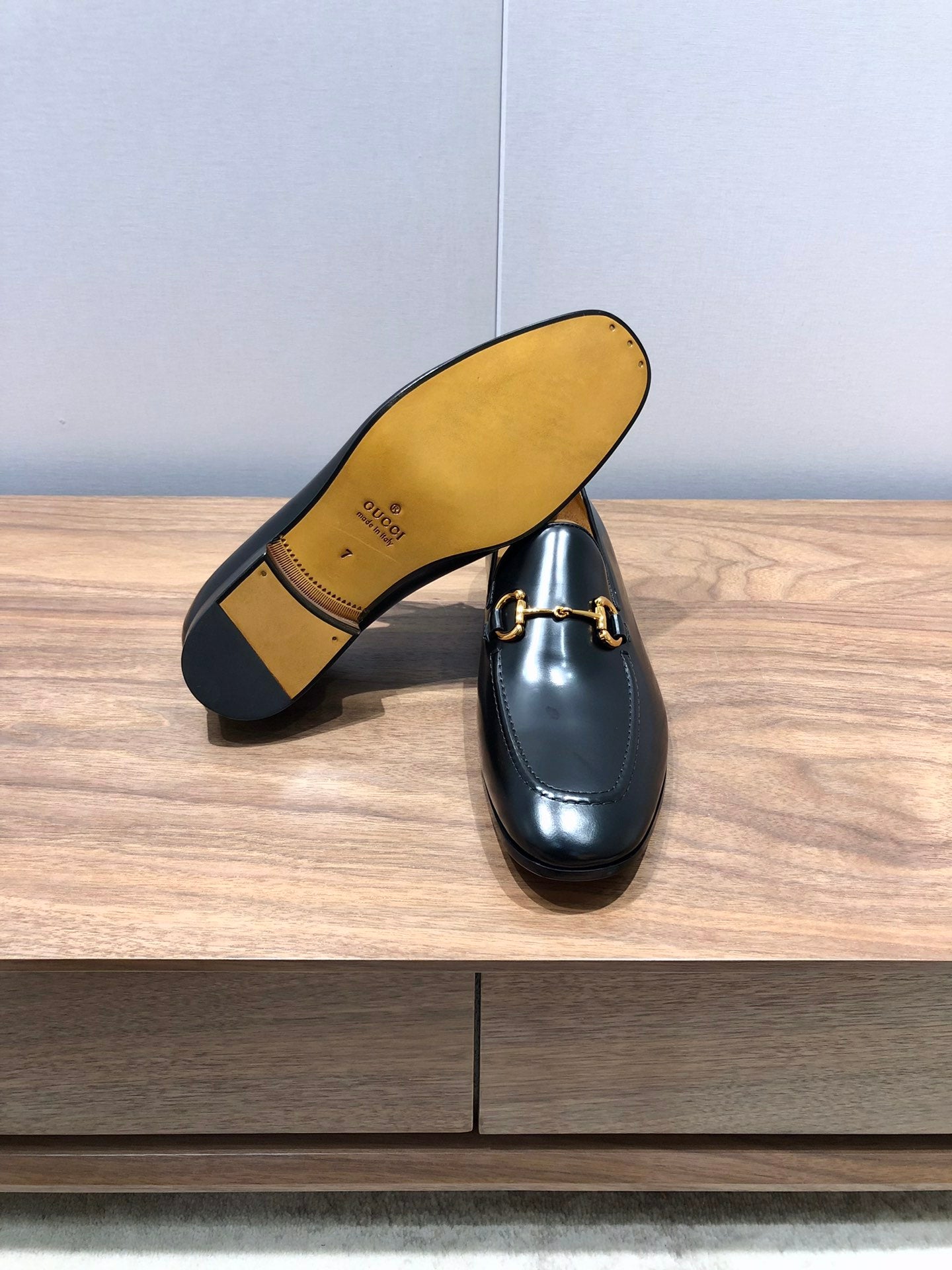 Gucci Men’s leather shoes