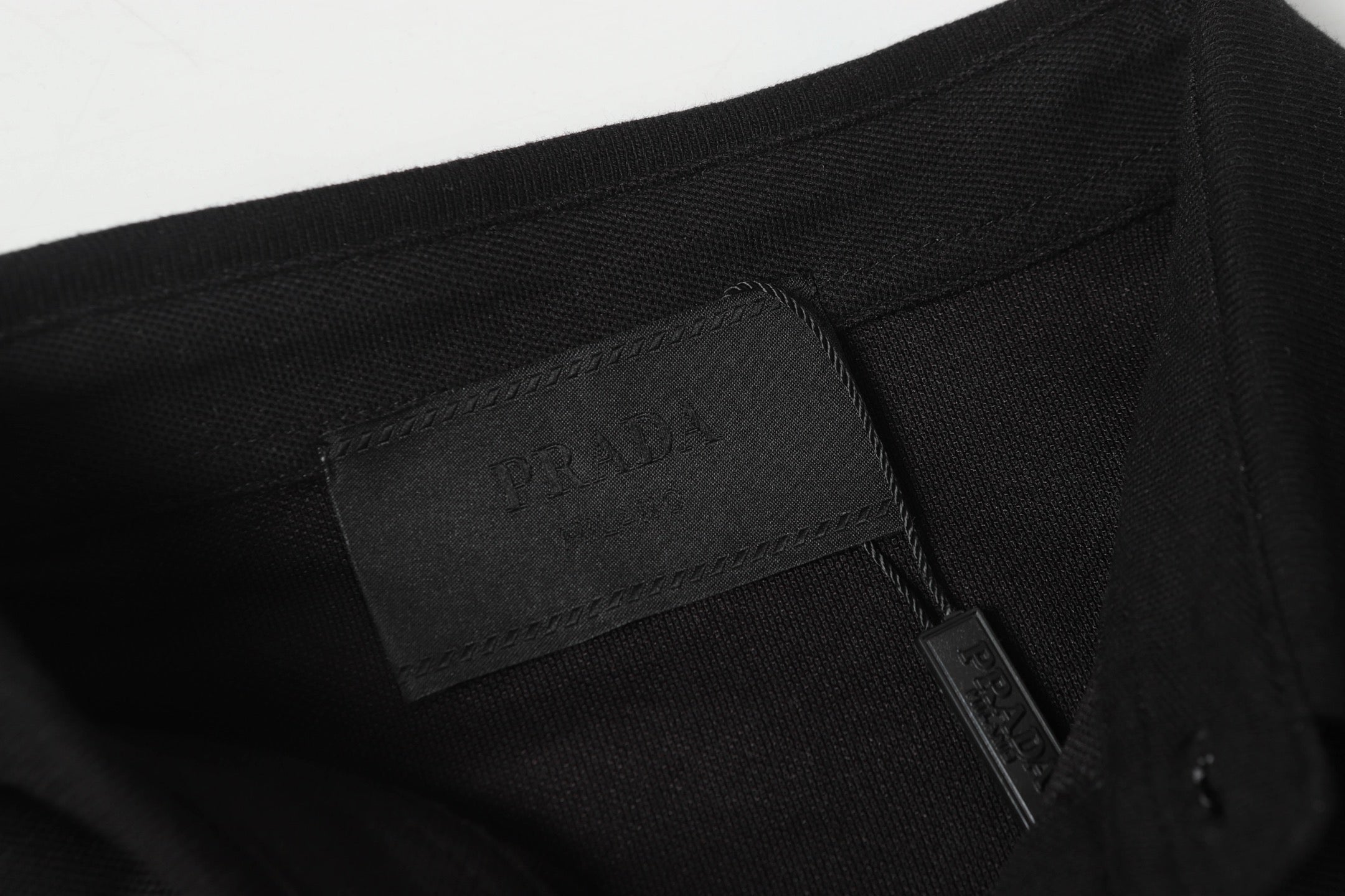 PRADA Essential Embroidered Logo Polo Shirt – Black – Sizes M–3XL