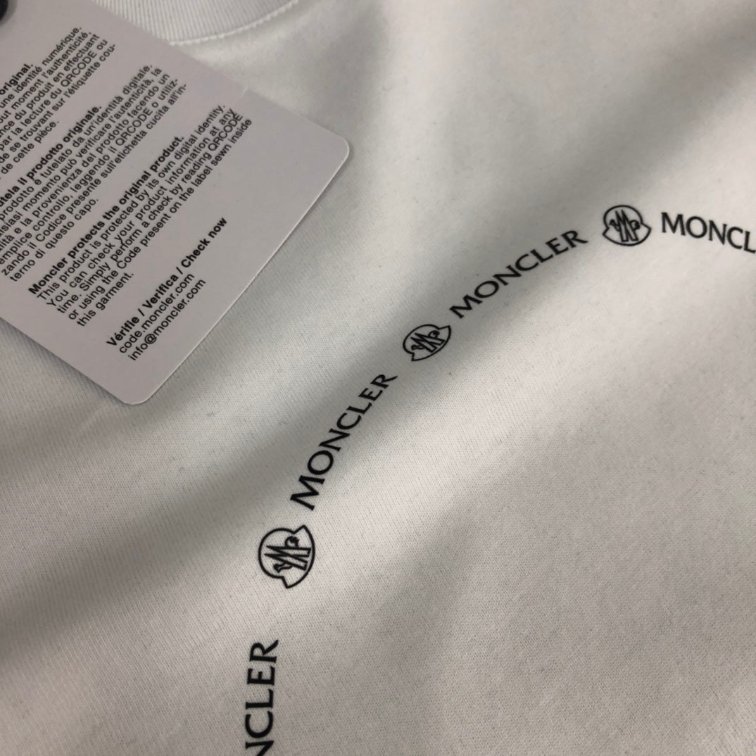 MONCLER Premium Cotton T-Shirt – Logo Print Design – Oversized Fit – Sizes S–XL