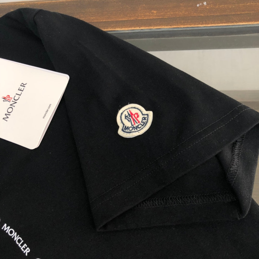 MONCLER Premium Cotton T-Shirt – Logo Print Design – Oversized Fit – Sizes S–XL