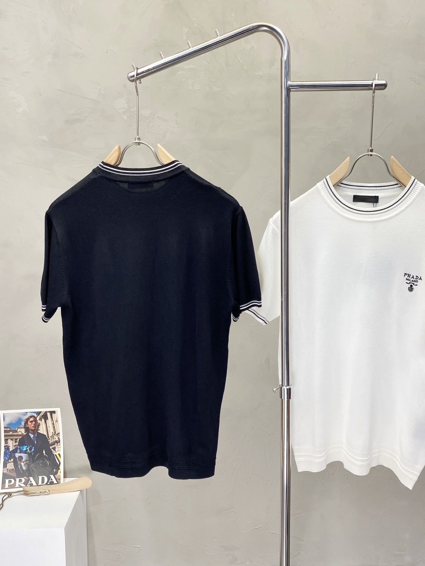PRADA Exclusive Knit Logo T-Shirt – Spring/Summer New Arrival – Sizes M–3XL