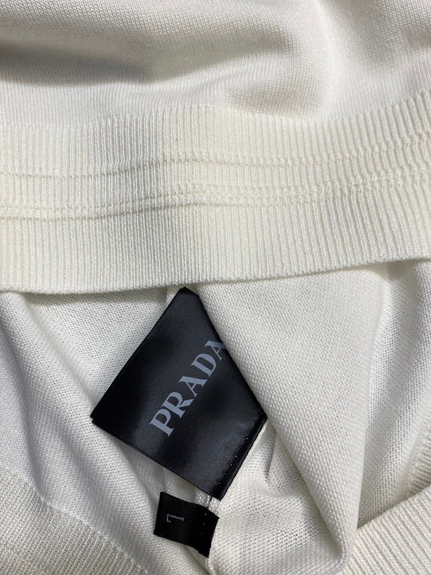 PRADA Exclusive Knit Logo T-Shirt – Spring/Summer New Arrival – Sizes M–3XL
