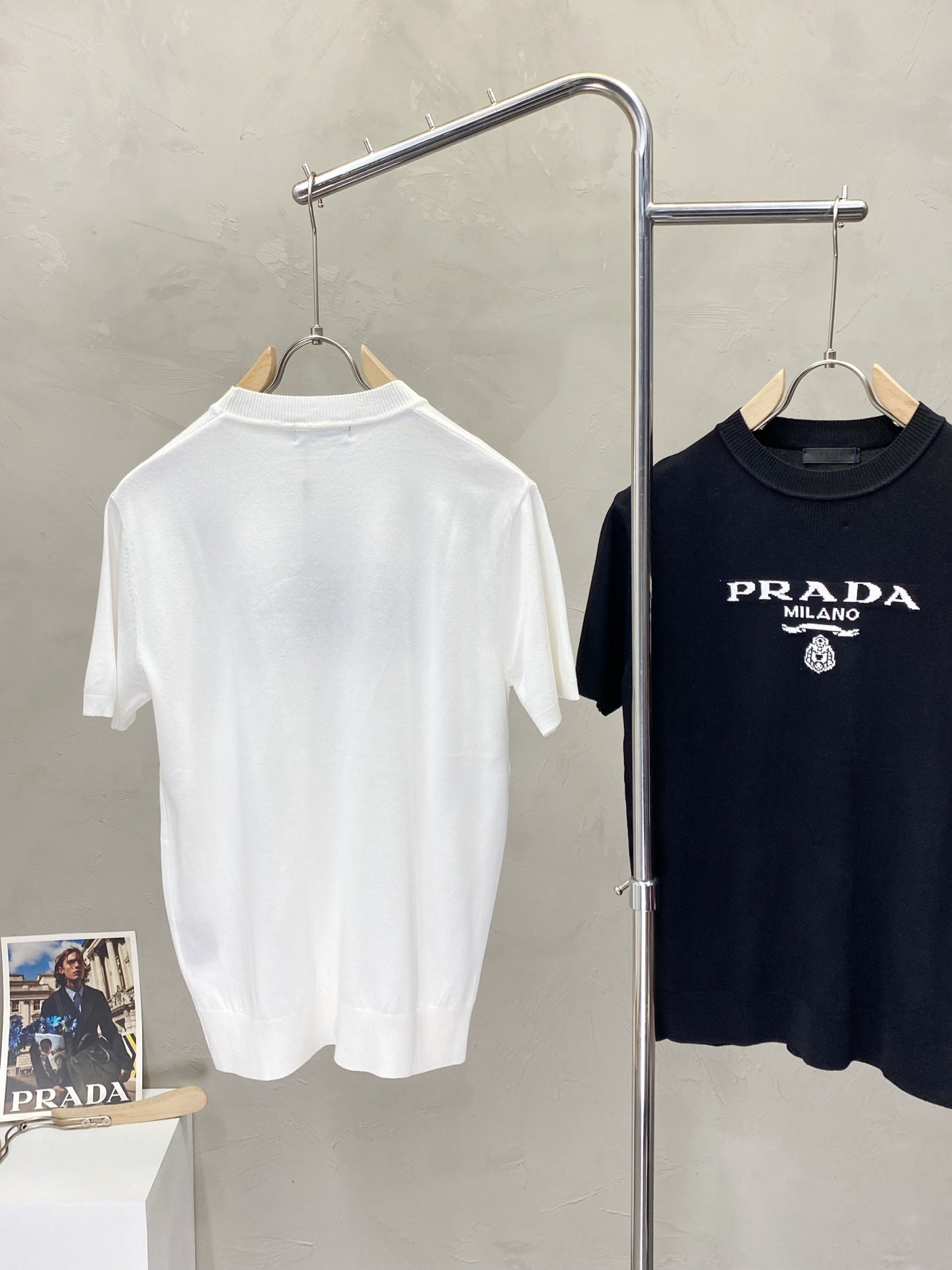 PRADA Exclusive Knit Logo T-Shirt – Spring/Summer New Arrival – Sizes M–3XL