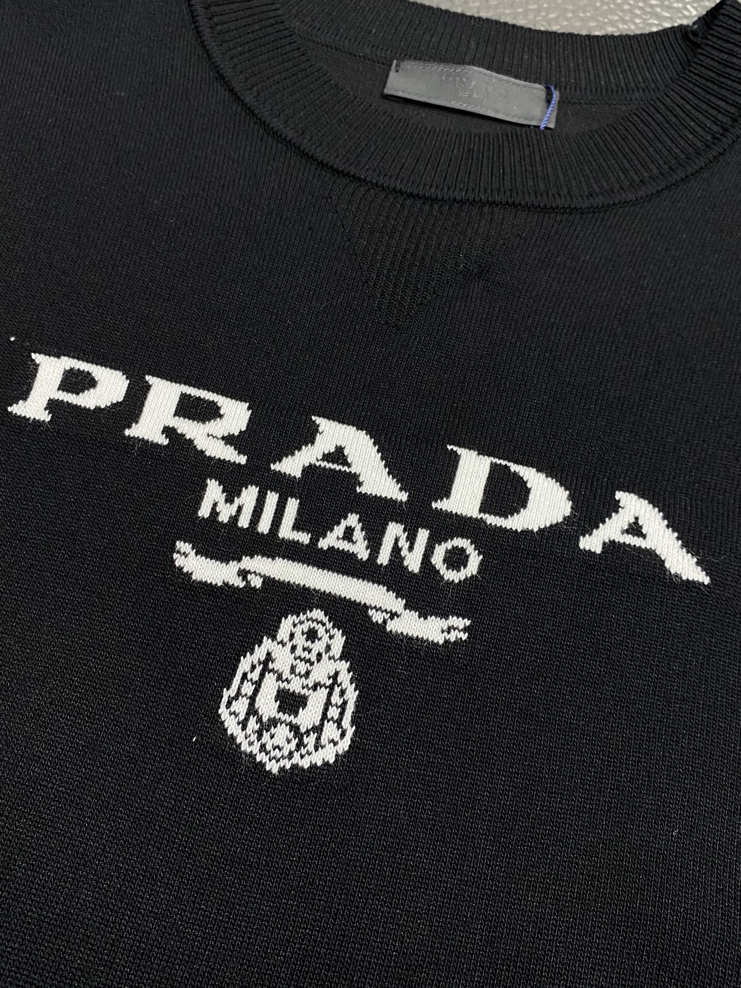 PRADA Exclusive Knit Logo T-Shirt – Spring/Summer New Arrival – Sizes M–3XL
