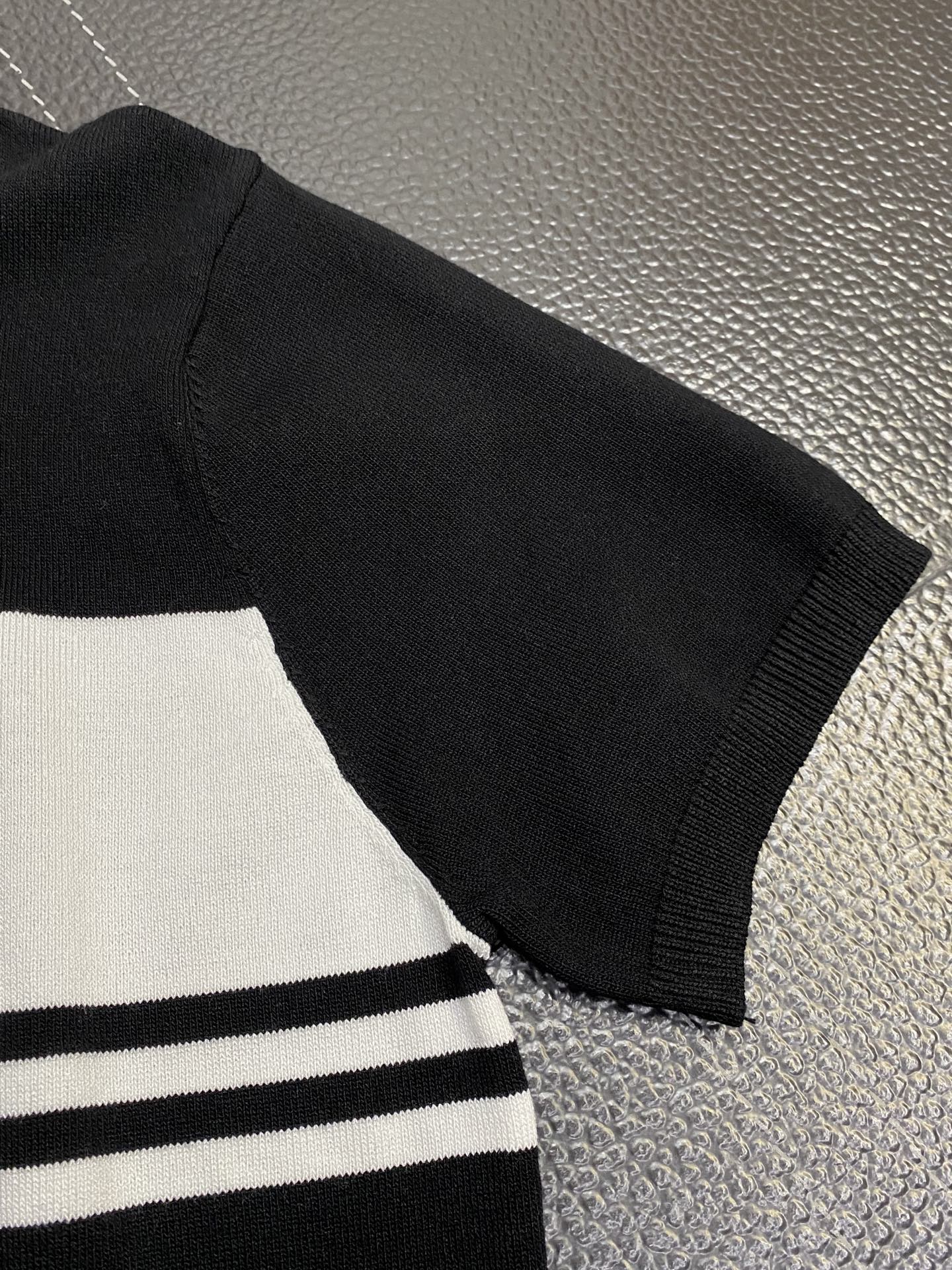 PRADA Exclusive Knit Logo T-Shirt – Spring/Summer New Arrival – Sizes M–3XL