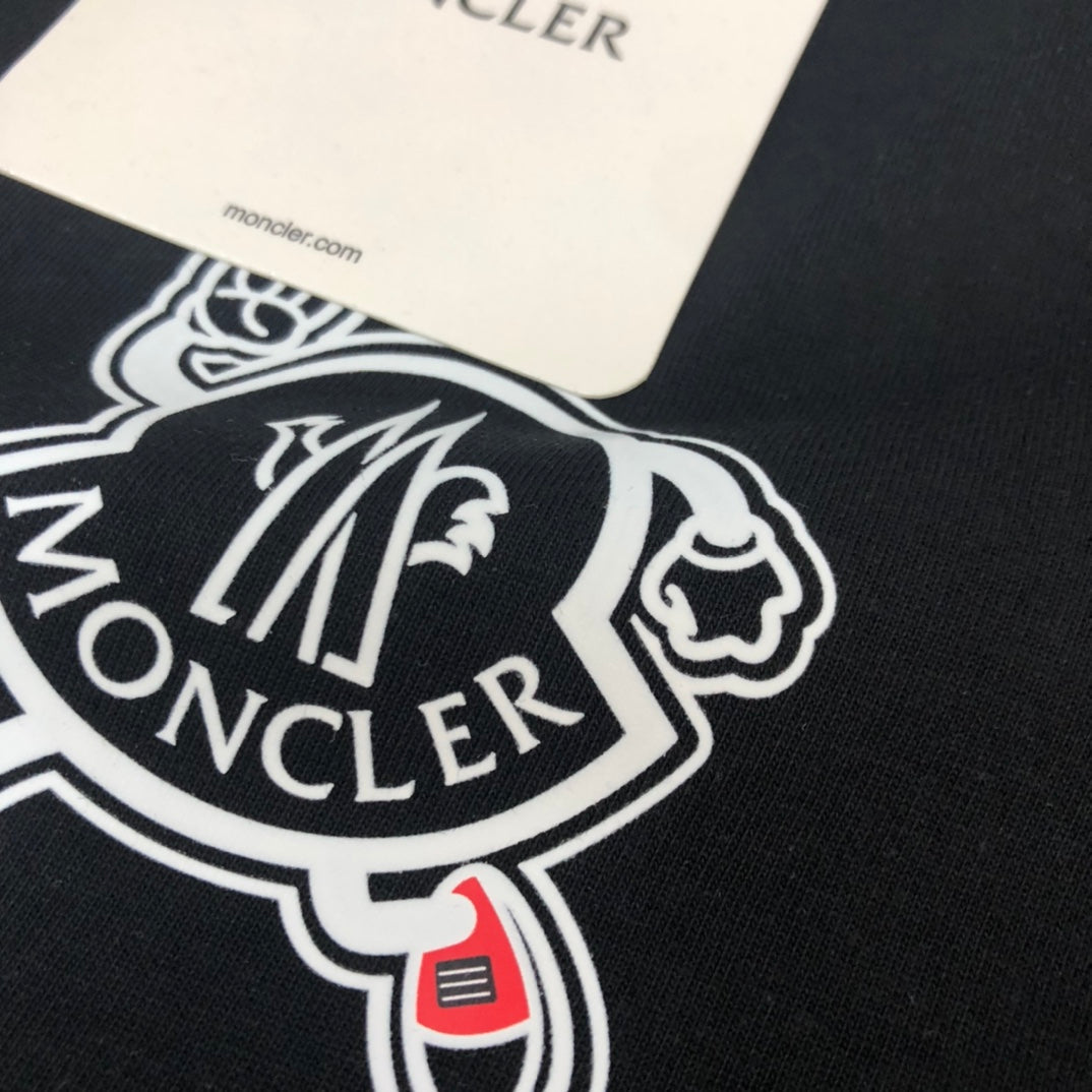 MONCLER Spring/Summer New Logo T-Shirt – 100% Cotton – Unisex Oversized Fit – Sizes S–XL
