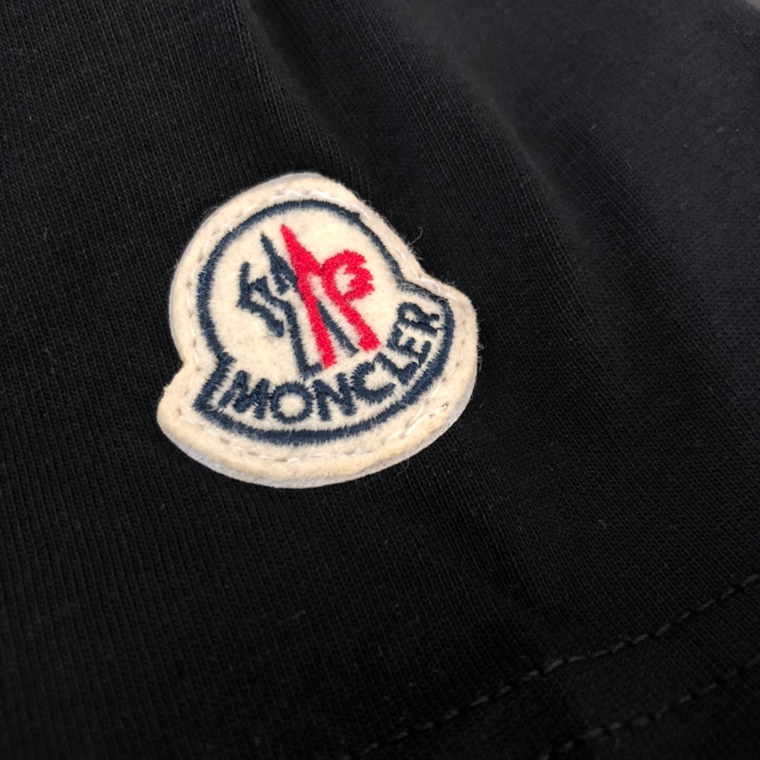 MONCLER Spring/Summer New Logo T-Shirt – 100% Cotton – Unisex Oversized Fit – Sizes S–XL
