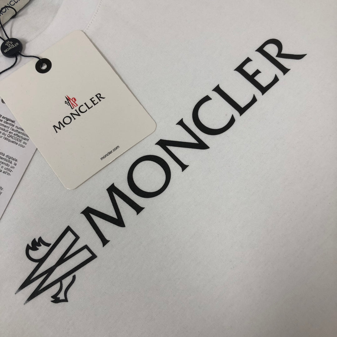 MONCLER Spring/Summer New Logo T-Shirt – Premium Tech Fabric – Oversized Fit – Sizes S–XL