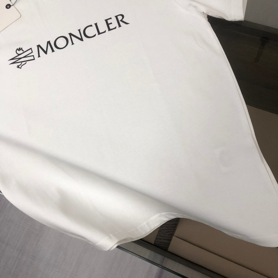 MONCLER Spring/Summer New Logo T-Shirt – Premium Tech Fabric – Oversized Fit – Sizes S–XL