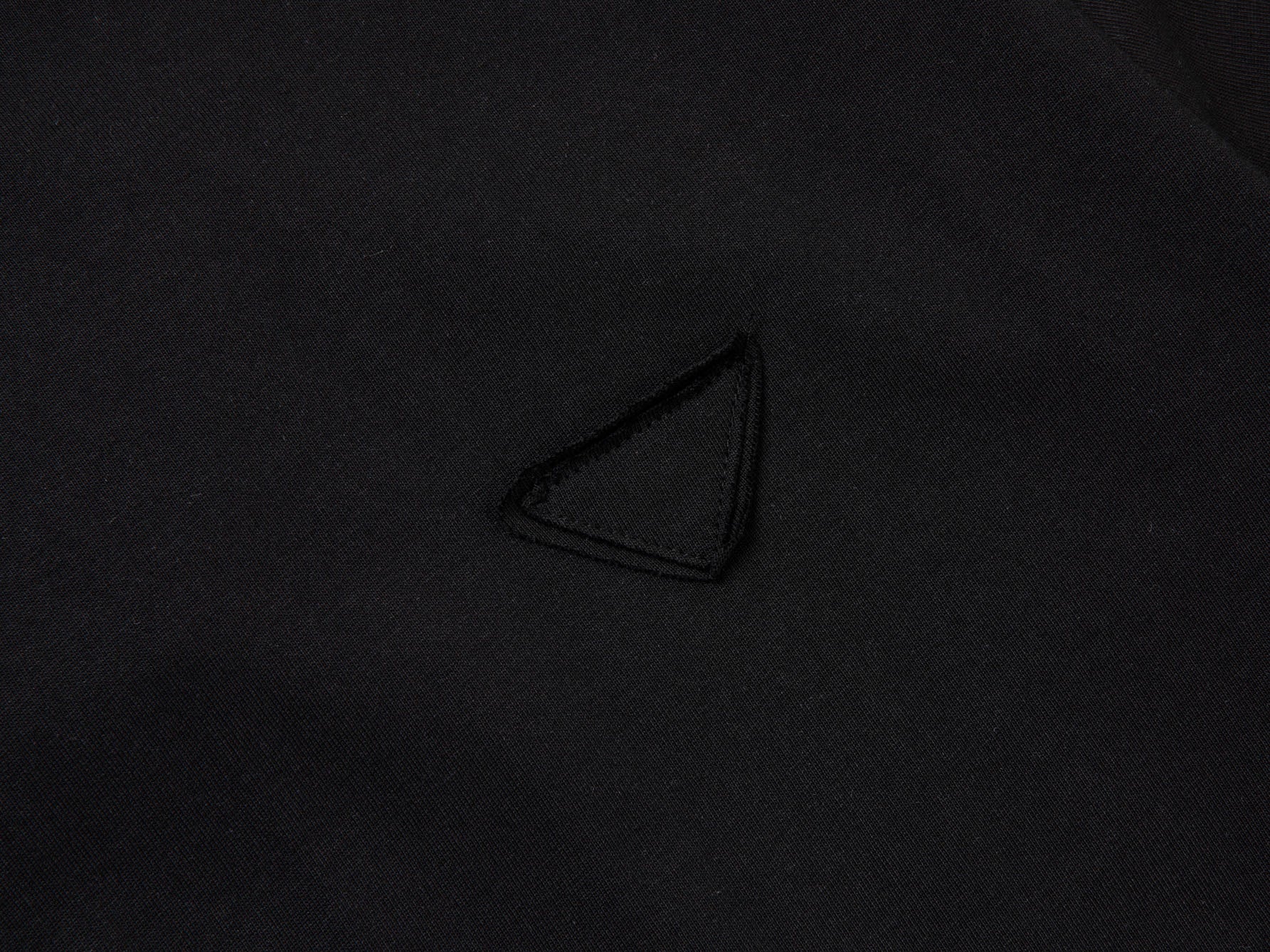 PRADA 2025 Dual-Layer Effect Triangle Logo Patch T-Shirt | S–XL