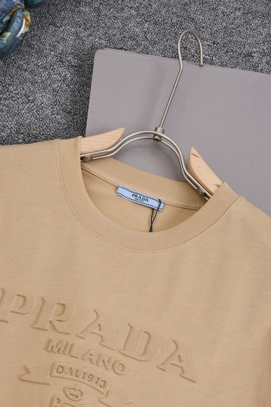 PRADA 25SS Classic Embossed Triangle Logo T-Shirt | XS–L