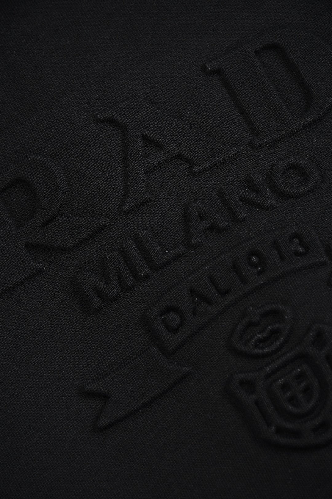 PRADA 25SS Classic Embossed Triangle Logo T-Shirt | XS–L