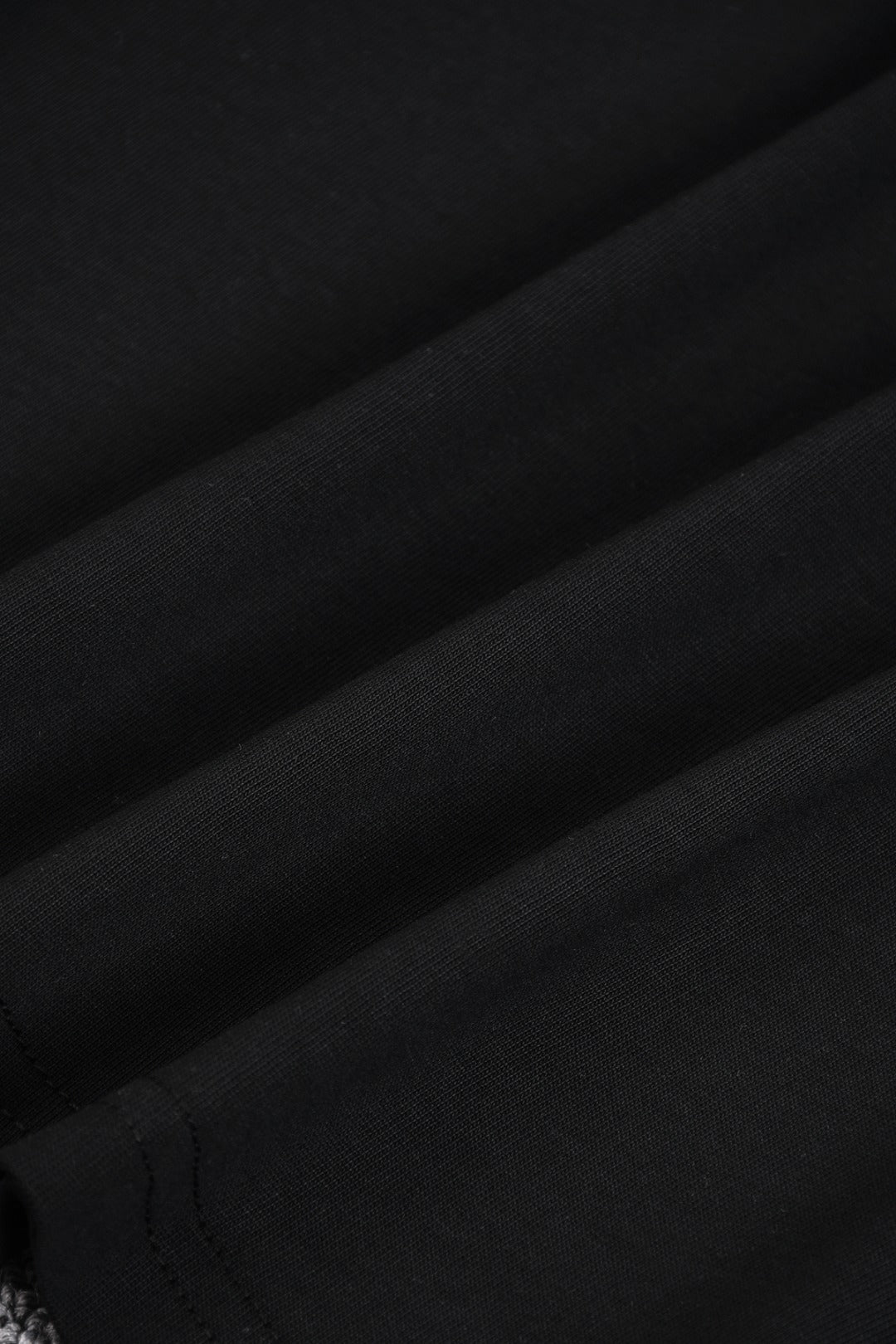PRADA 25SS Classic Embossed Triangle Logo T-Shirt | XS–L