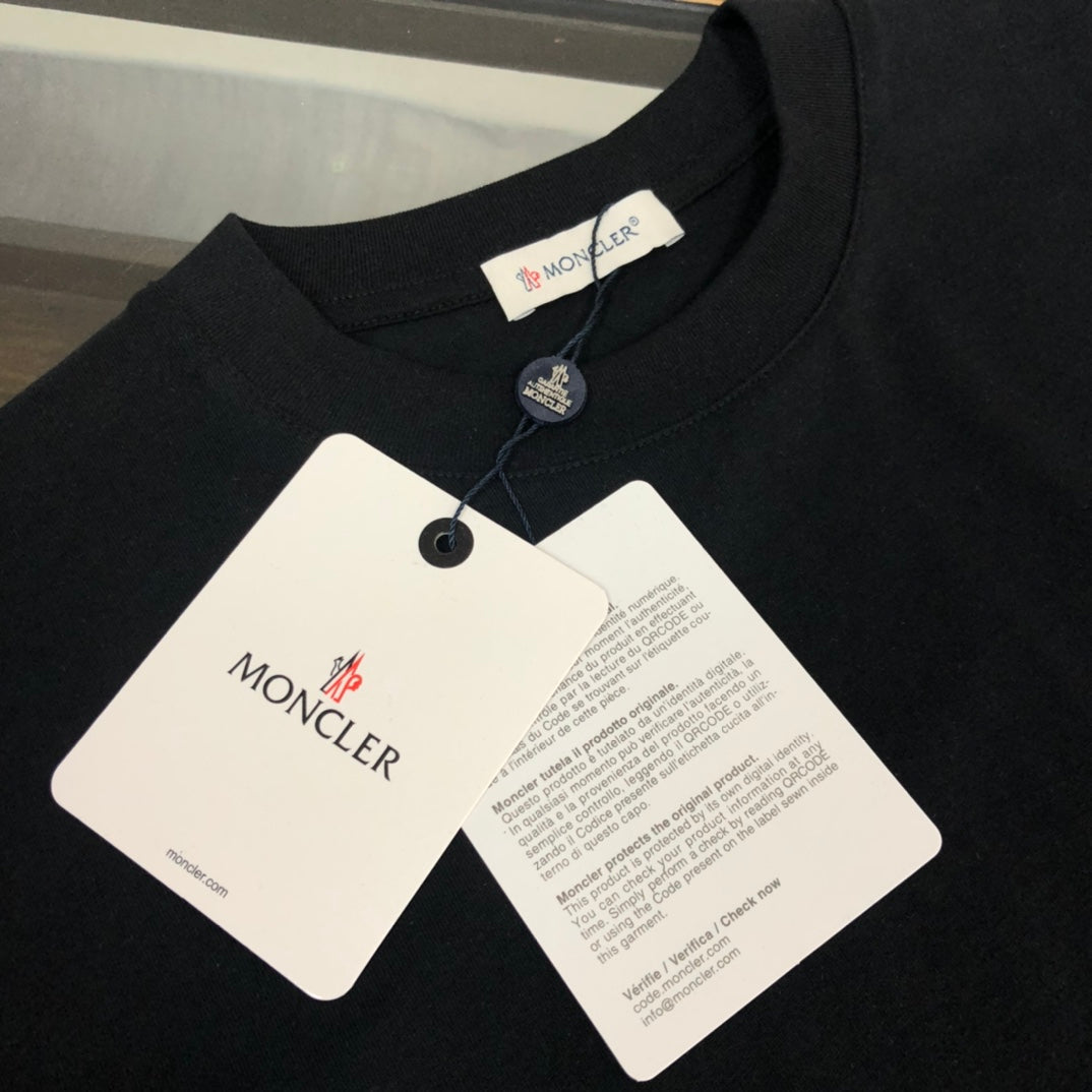 MONCLER T-Shirt – New Custom Collection Graphic Logo Tee – Black/White – Sizes S–XL