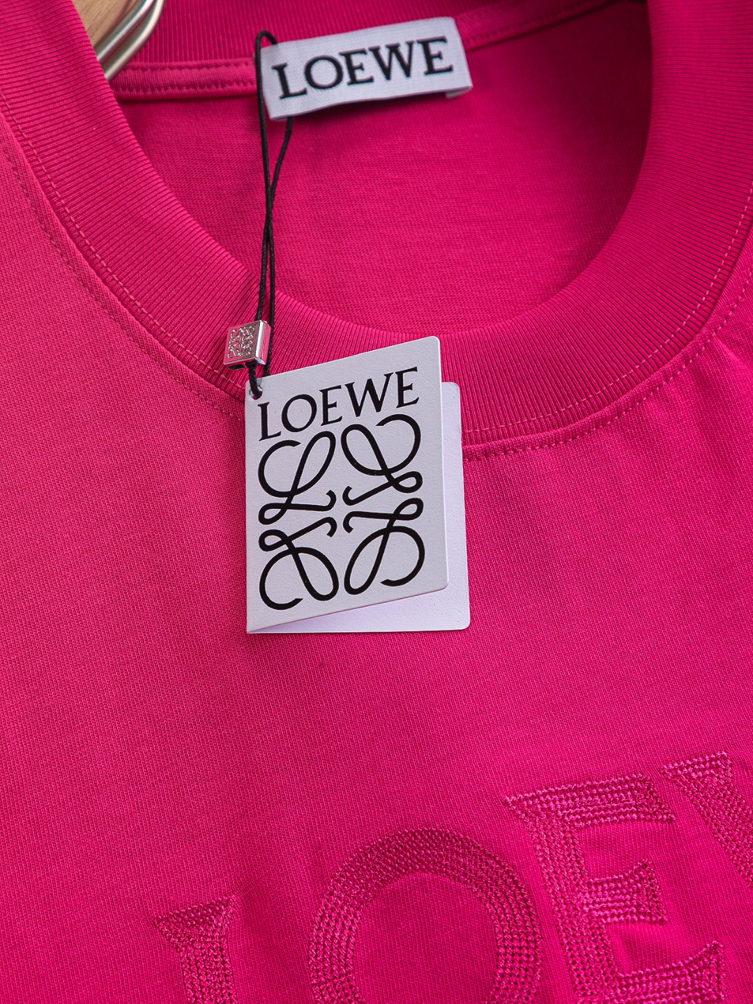 LOEWE 25SS Premium Embroidered Logo T-Shirt | S–XL | Black / White / Rose Red