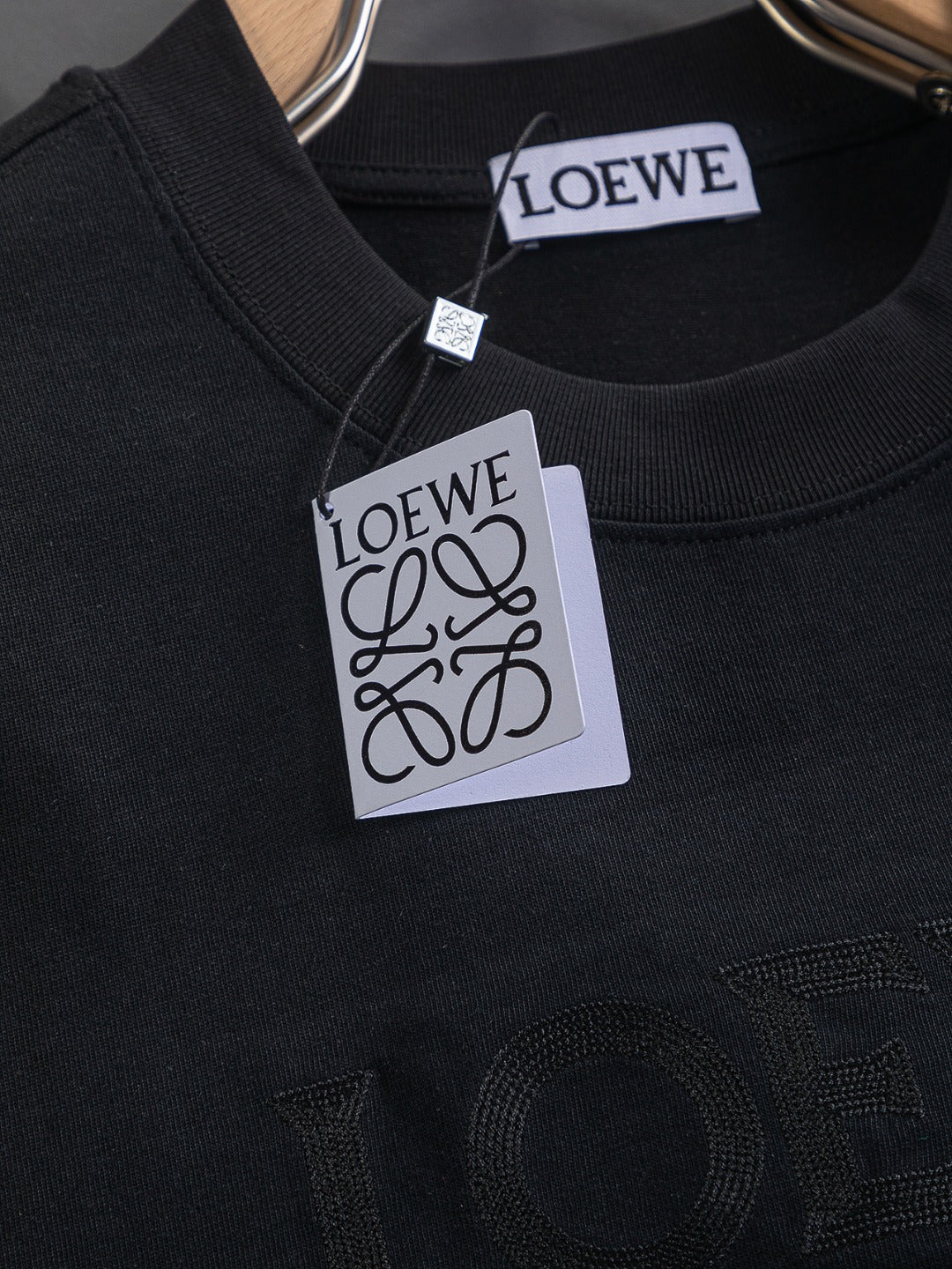 LOEWE 25SS Premium Embroidered Logo T-Shirt | S–XL | Black / White / Rose Red