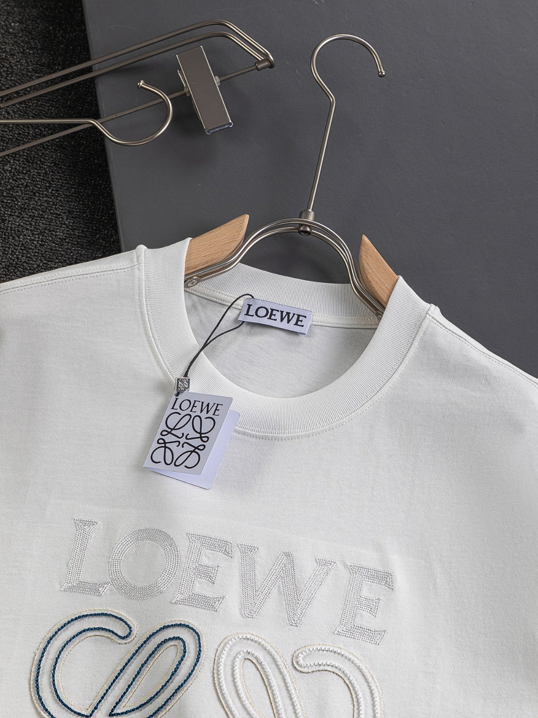 LOEWE 25SS Premium Embroidered Logo T-Shirt | S–XL | Black / White / Rose Red