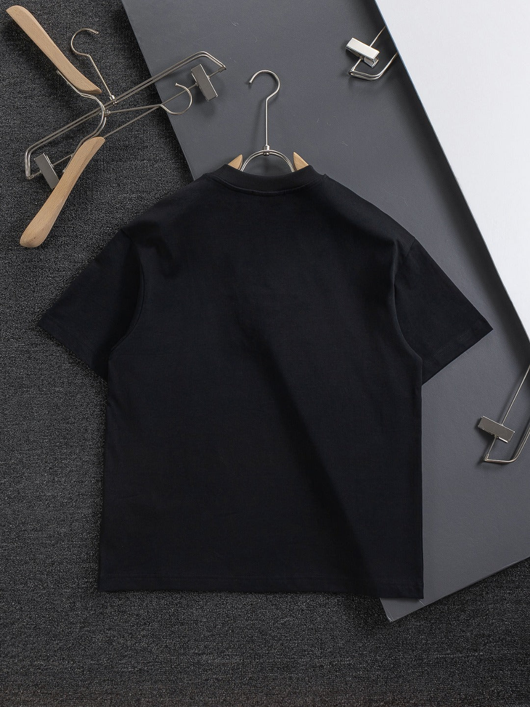 LOEWE x On 25SS Premium Embroidered Logo T-Shirt | S–XL | Black / White