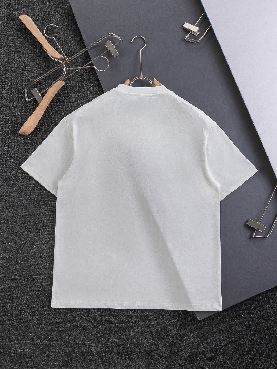 LOEWE x On 25SS Premium Embroidered Logo T-Shirt | S–XL | Black / White
