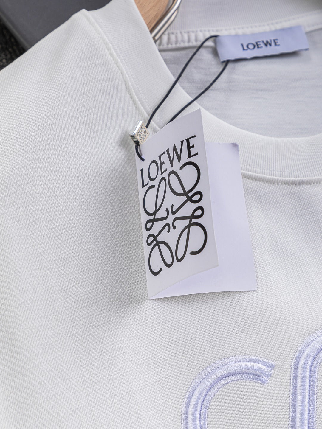 LOEWE x On 25SS Premium Embroidered Logo T-Shirt | S–XL | Black / White