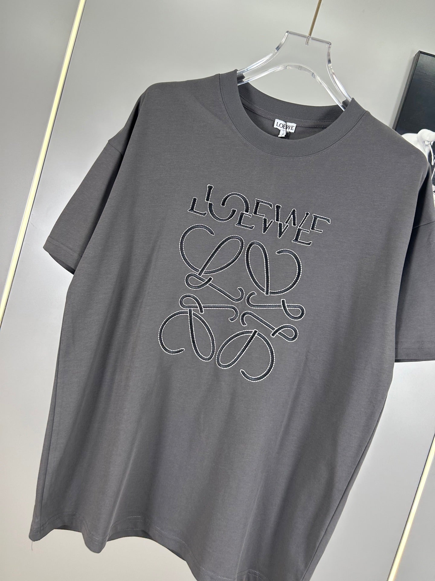 LOEWE 25SS Embroidered Logo Premium T-Shirt | S–XL | Unisex | Black / White