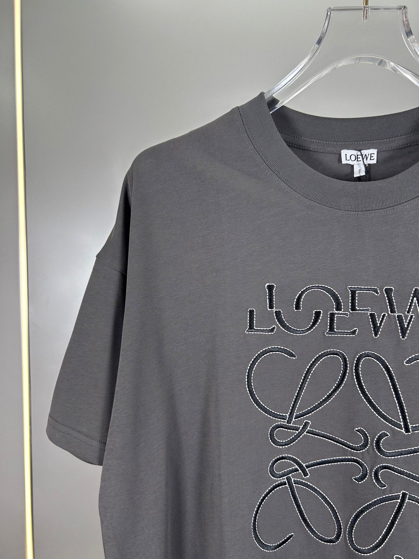 LOEWE 25SS Embroidered Logo Premium T-Shirt | S–XL | Unisex | Black / White