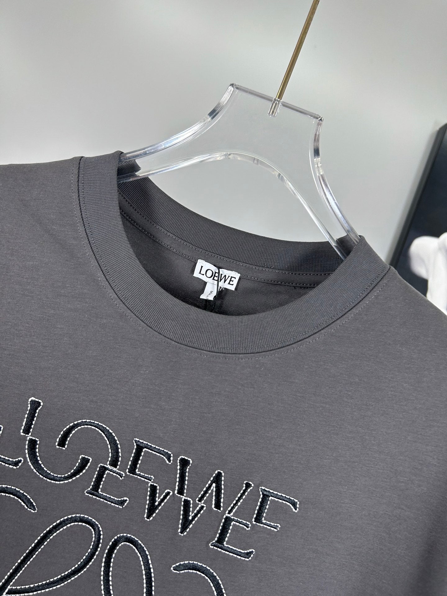 LOEWE 25SS Embroidered Logo Premium T-Shirt | S–XL | Unisex | Black / White