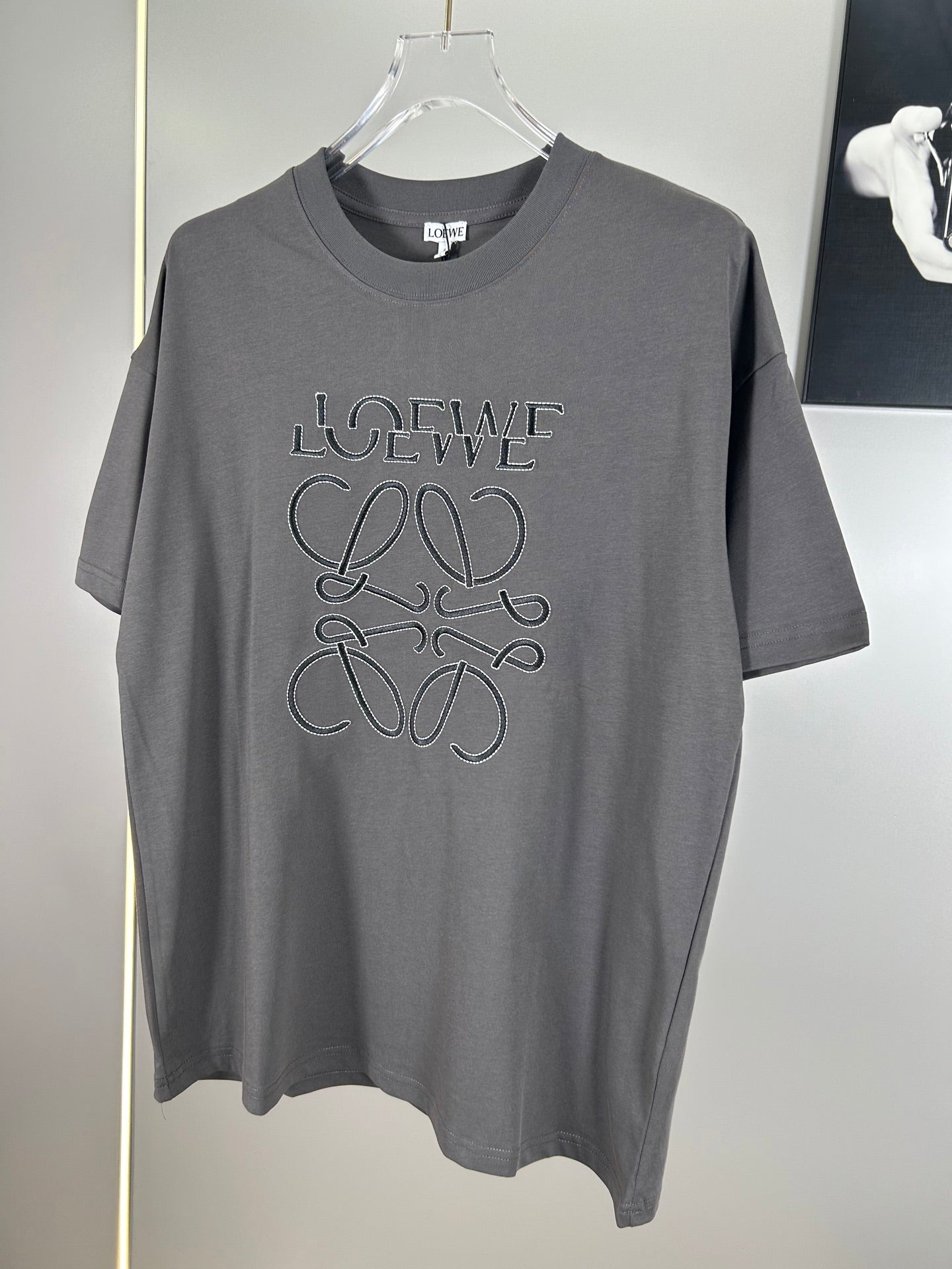 LOEWE 25SS Embroidered Logo Premium T-Shirt | S–XL | Unisex | Black / White