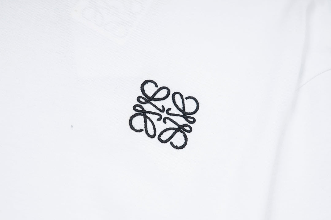 LOEWE 24SS Anagram Logo Embroidered T-Shirt | Unisex Oversized Fit | XS–L | Black / White