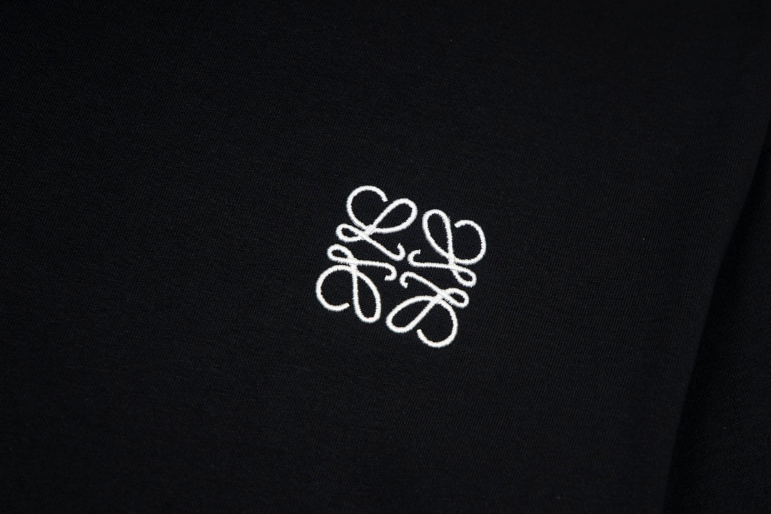 LOEWE 24SS Anagram Logo Embroidered T-Shirt | Unisex Oversized Fit | XS–L | Black / White