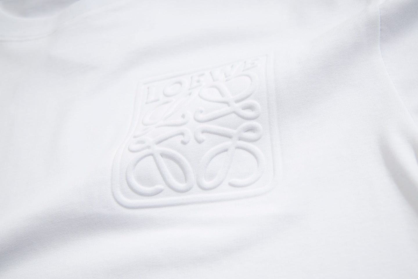 LOEWE 24SS Embossed Pocket T-Shirt | Unisex Cotton Tee | XS–L | Black/White
