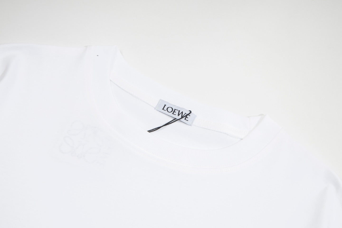 LOEWE 24SS Embossed Pocket T-Shirt | Unisex Cotton Tee | XS–L | Black/White