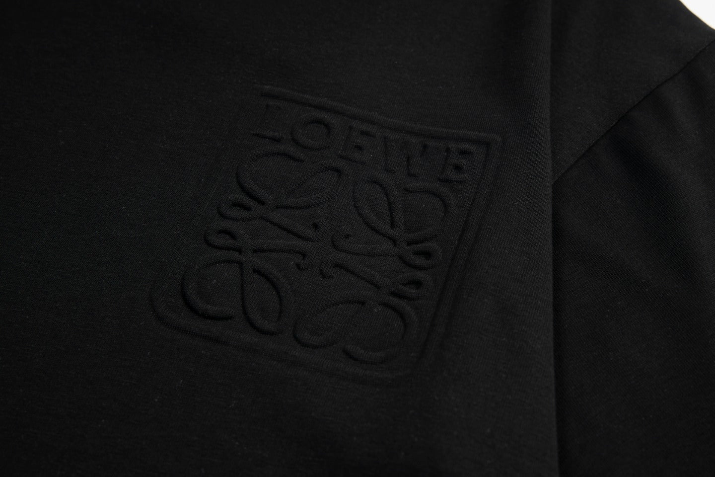 LOEWE 24SS Embossed Pocket T-Shirt | Unisex Cotton Tee | XS–L | Black/White