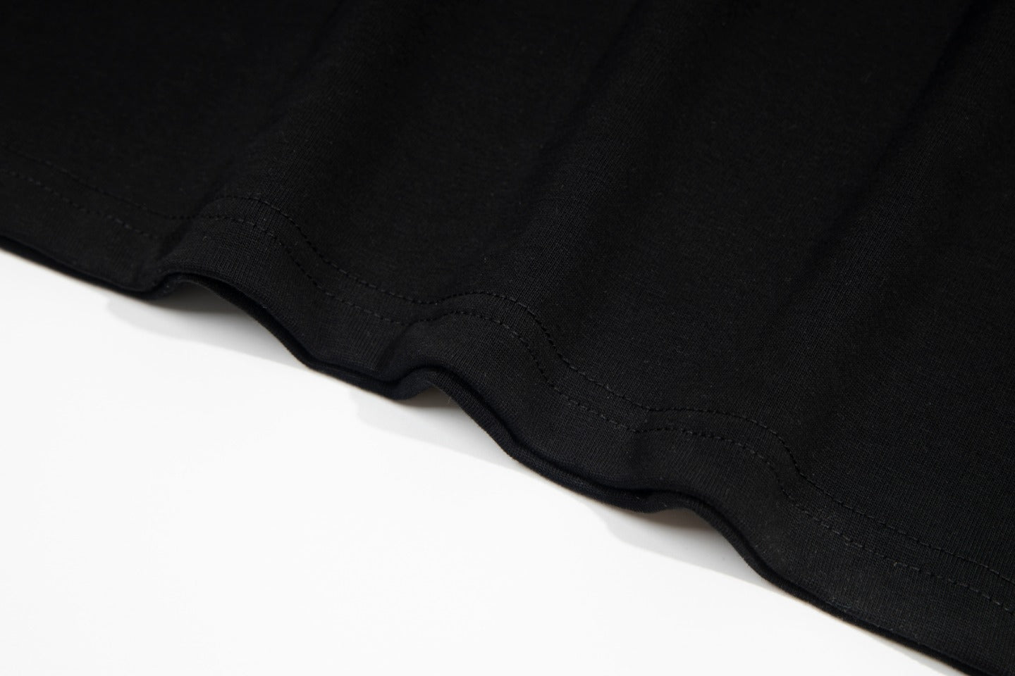LOEWE 24SS Embossed Pocket T-Shirt | Unisex Cotton Tee | XS–L | Black/White