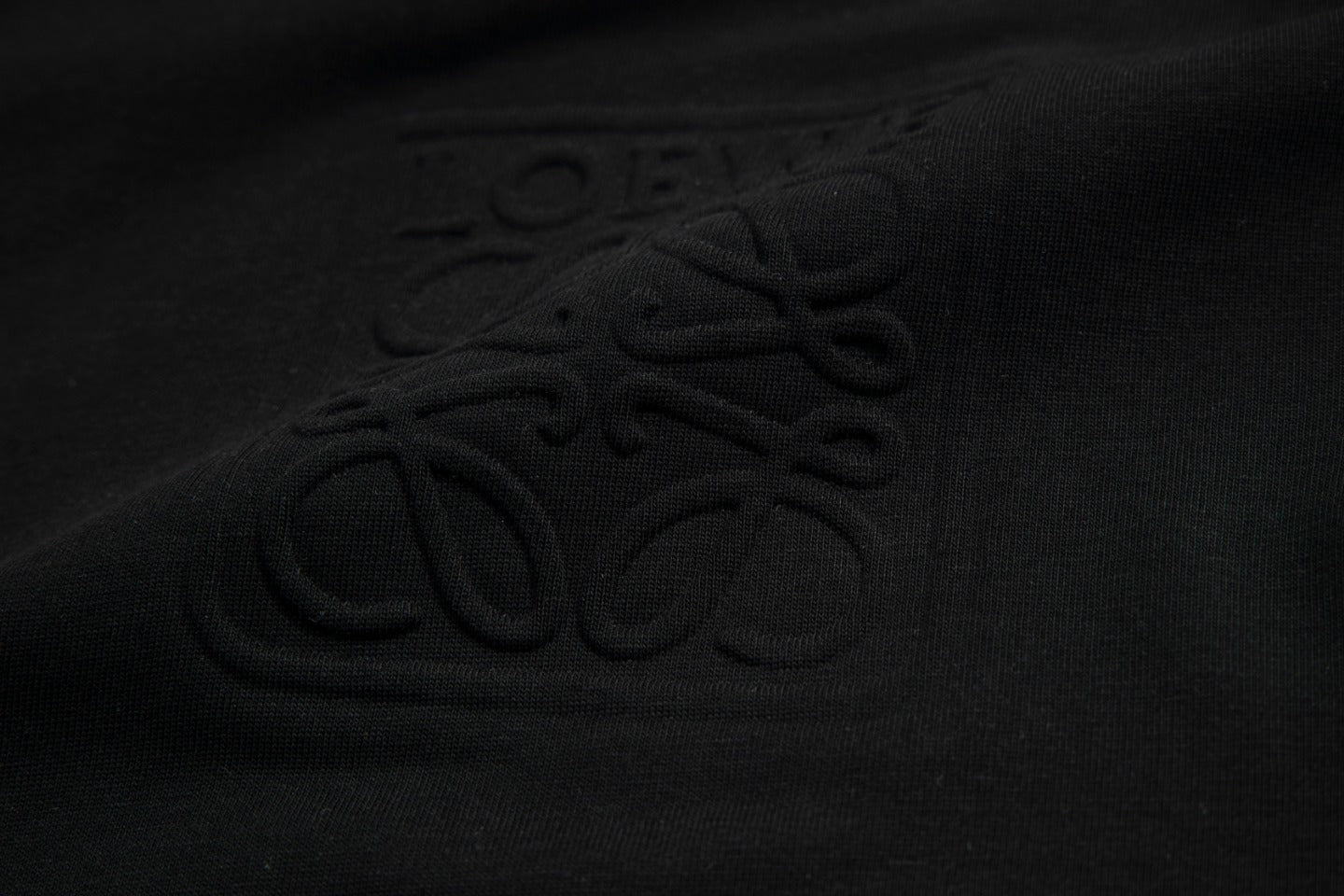 LOEWE 24SS Embossed Pocket T-Shirt | Unisex Cotton Tee | XS–L | Black/White