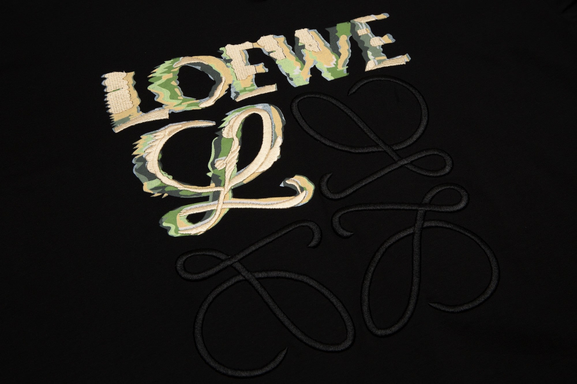 LOEWE 24SS Graffiti Embroidered T-Shirt | Unisex Cotton Tee | XS–L