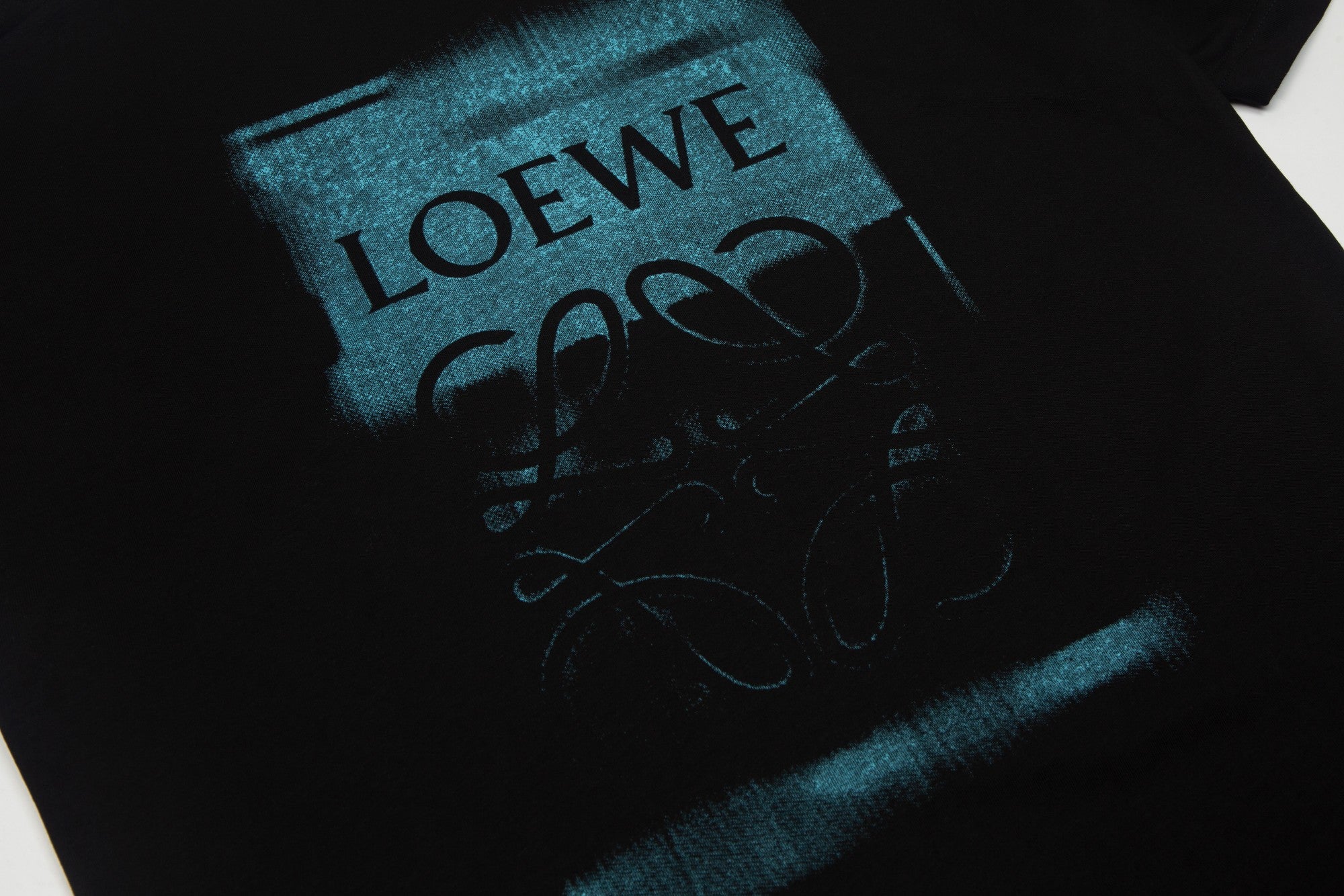 LOEWE 24SS Blurred Logo Cotton T-Shirt | XS–L (Unisex)
