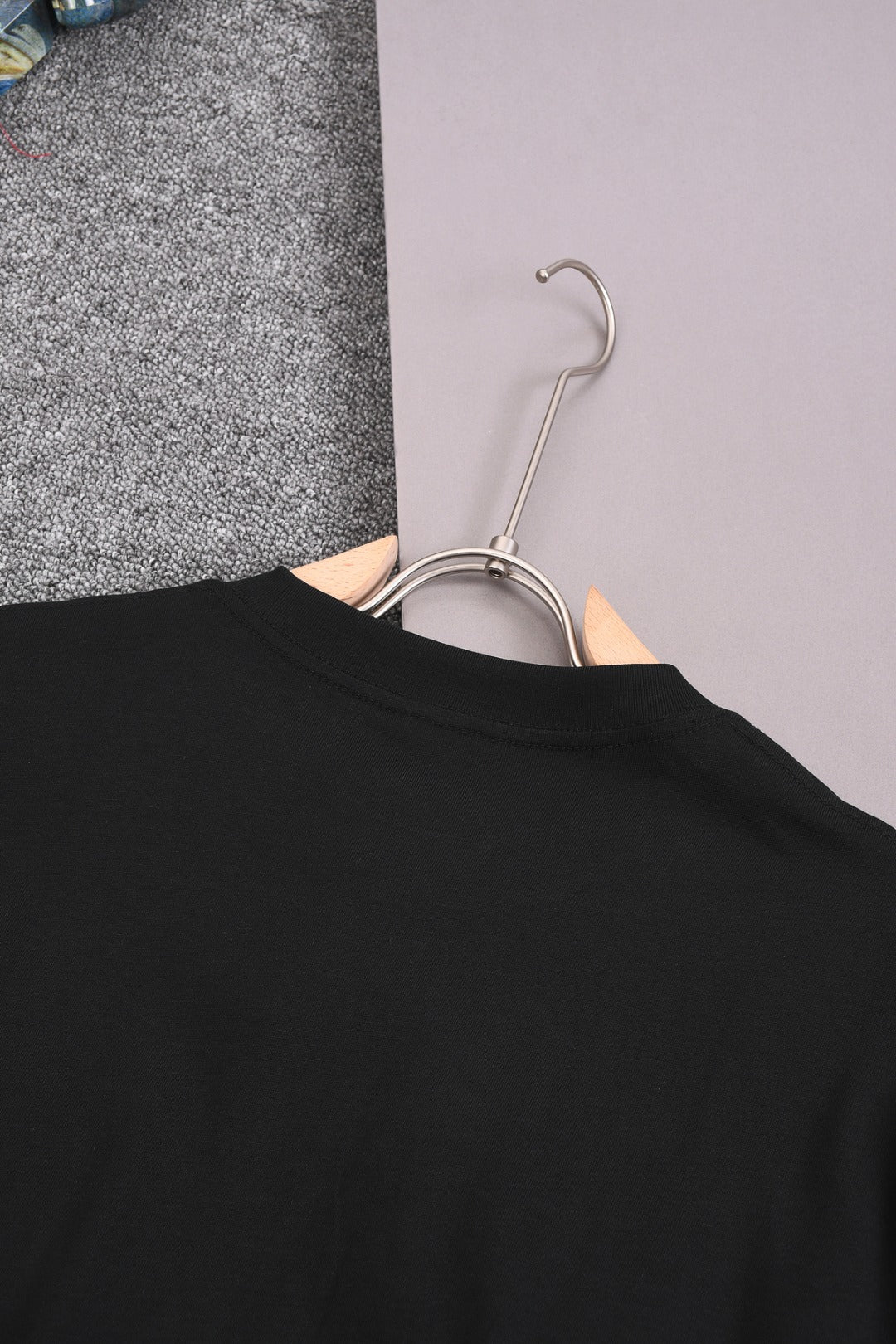 LOEWE 25SS Neon Embroidered Logo T-Shirt | Unisex Cotton Tee | XS–L