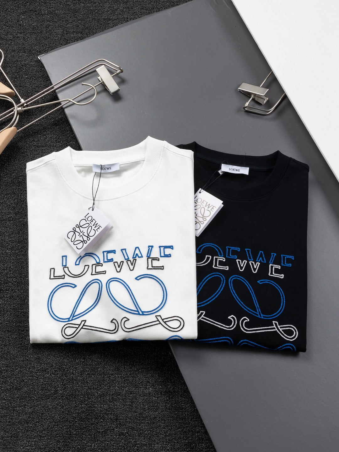 LOEWE 25SS Contrast Embroidered Misaligned Logo T-Shirt | S–XL