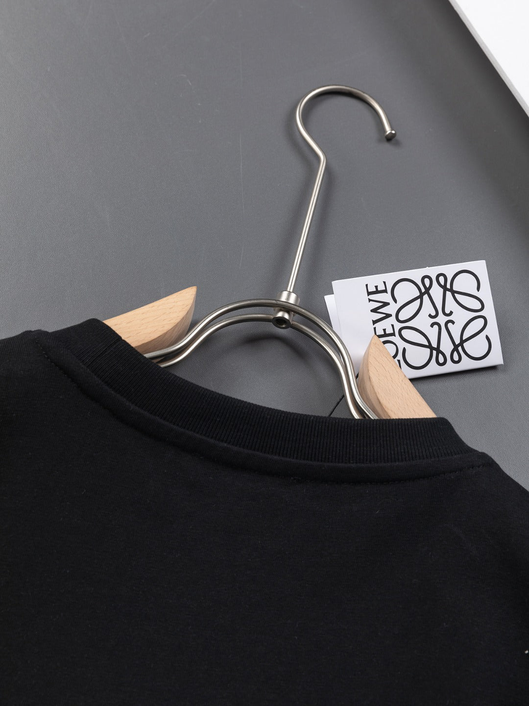 LOEWE 25SS Contrast Embroidered Misaligned Logo T-Shirt | S–XL