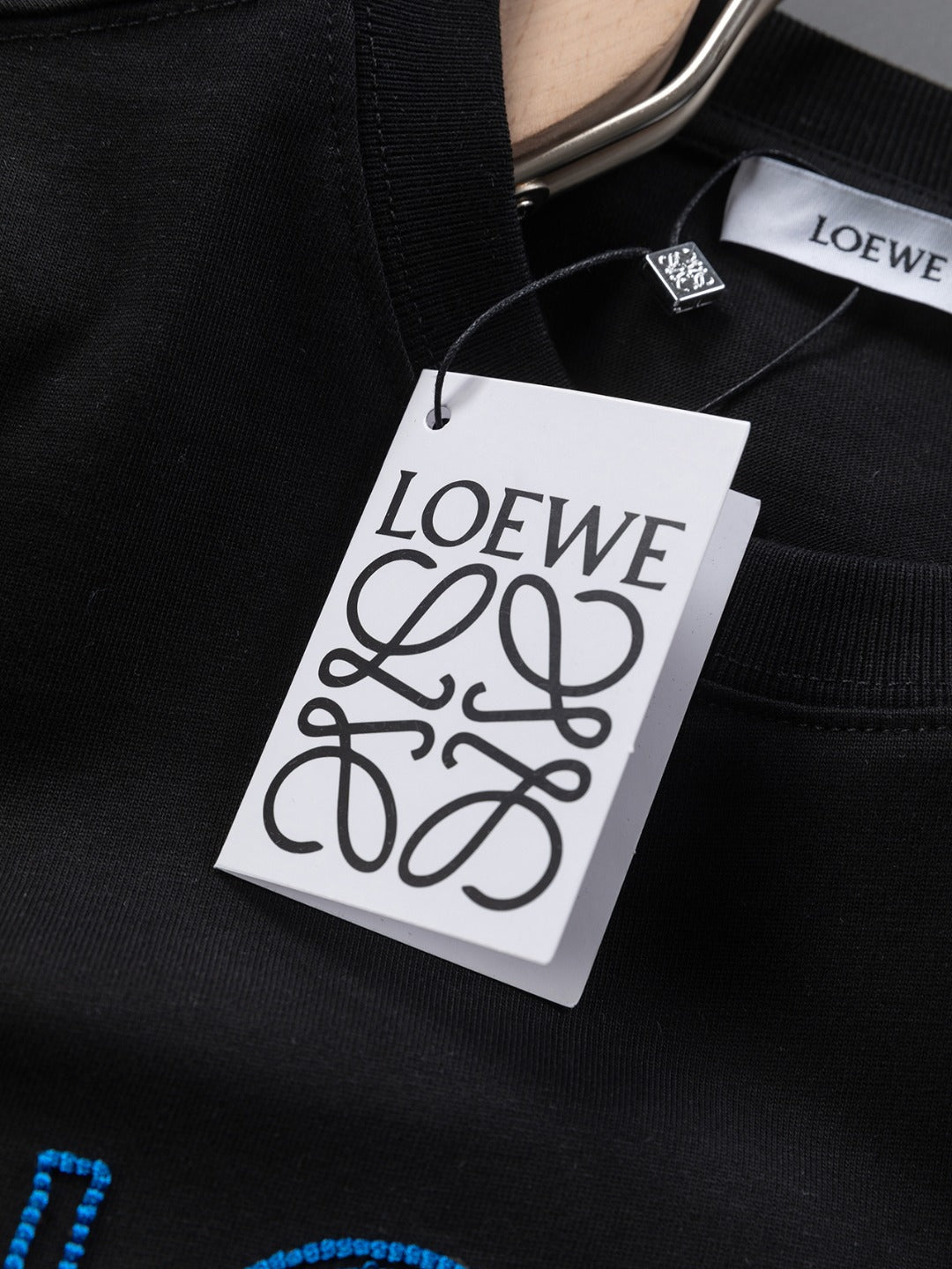 LOEWE 25SS Contrast Embroidered Misaligned Logo T-Shirt | S–XL