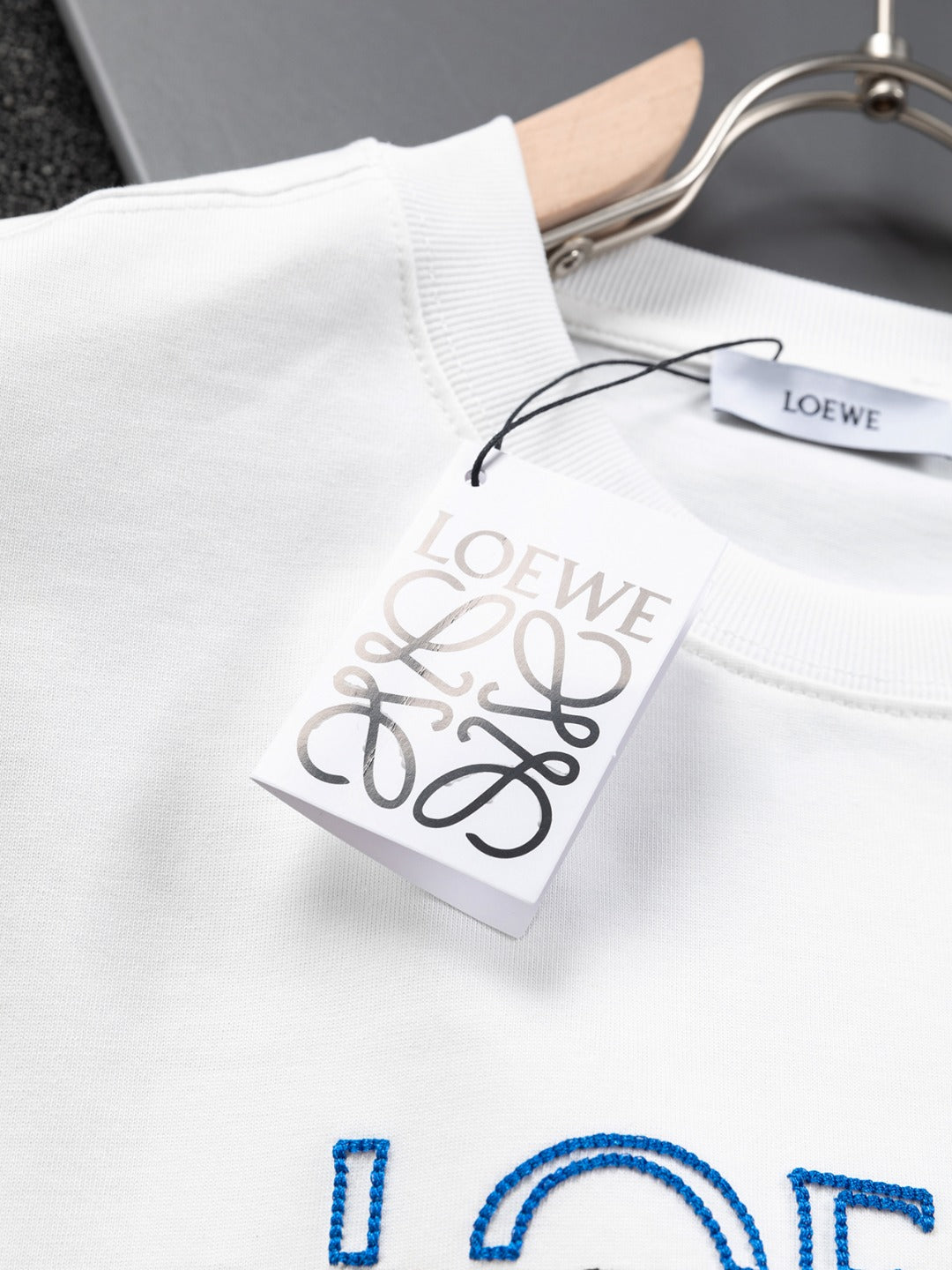 LOEWE 25SS Contrast Embroidered Misaligned Logo T-Shirt | S–XL