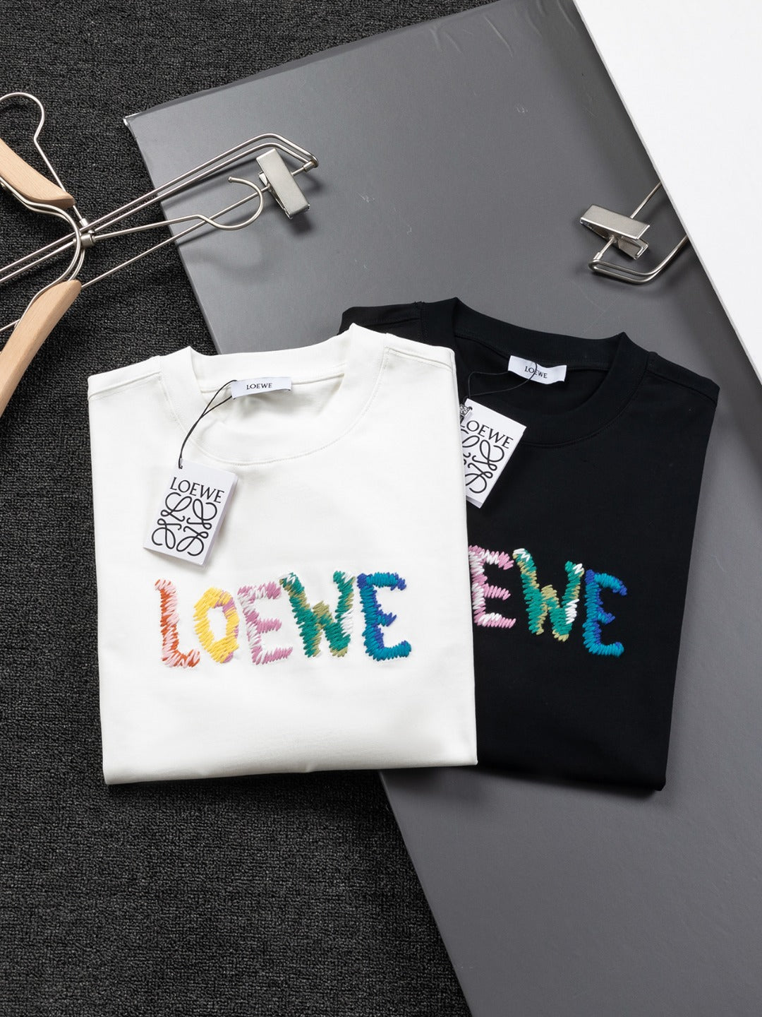 LOEWE 25SS Rainbow Embroidered Logo T-Shirt | S–XL