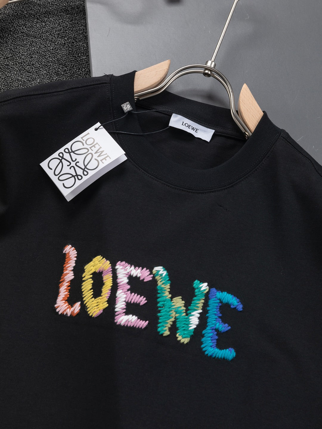LOEWE 25SS Rainbow Embroidered Logo T-Shirt | S–XL