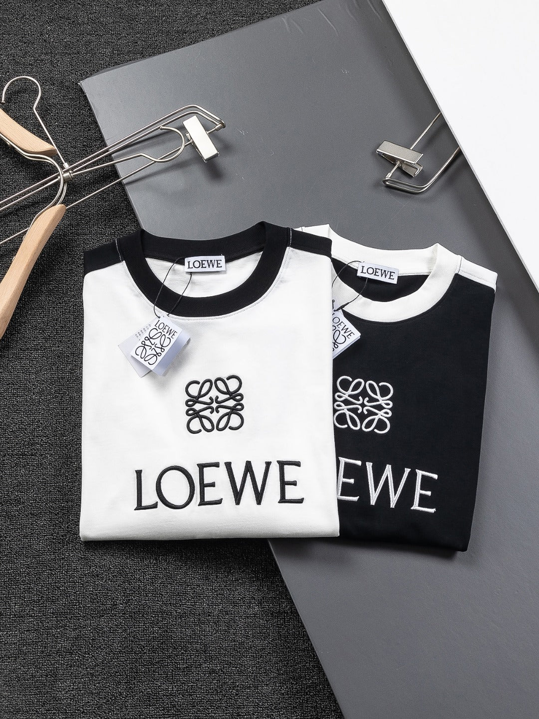 LOEWE 25SS Black & White Panel Embroidered Logo T-Shirt | S–XL